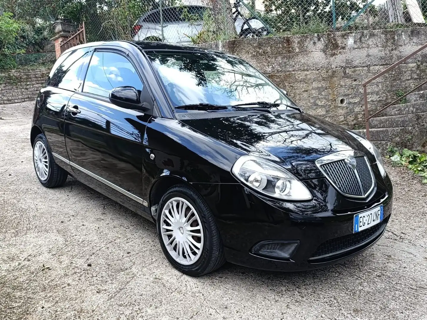 Lancia Ypsilon Ypsilon 1.2 8v Diva 69cv Nero - 2