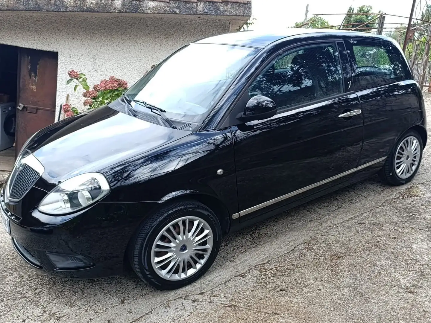 Lancia Ypsilon Ypsilon 1.2 8v Diva 69cv Nero - 1