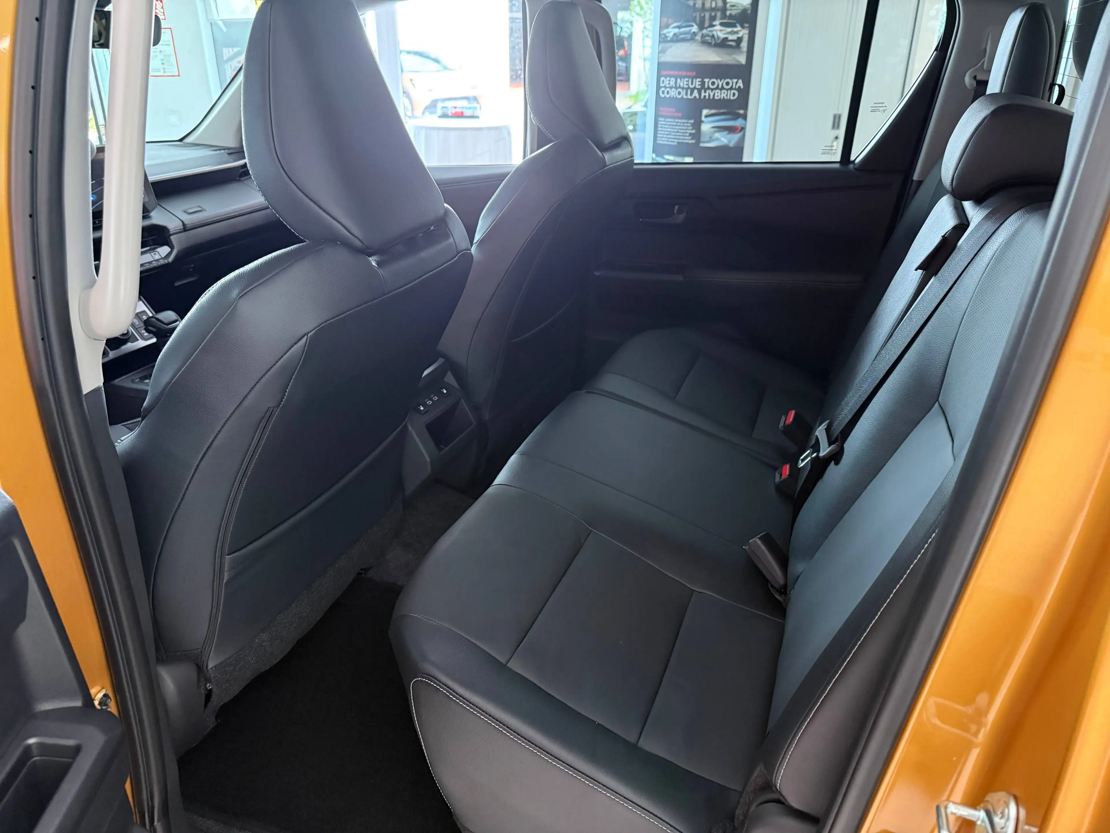 Toyota Hilux HiLux 4x4 Double Cab Autm. Invincible,360°Kamera,JBL,Navi,Leder — photo 8
