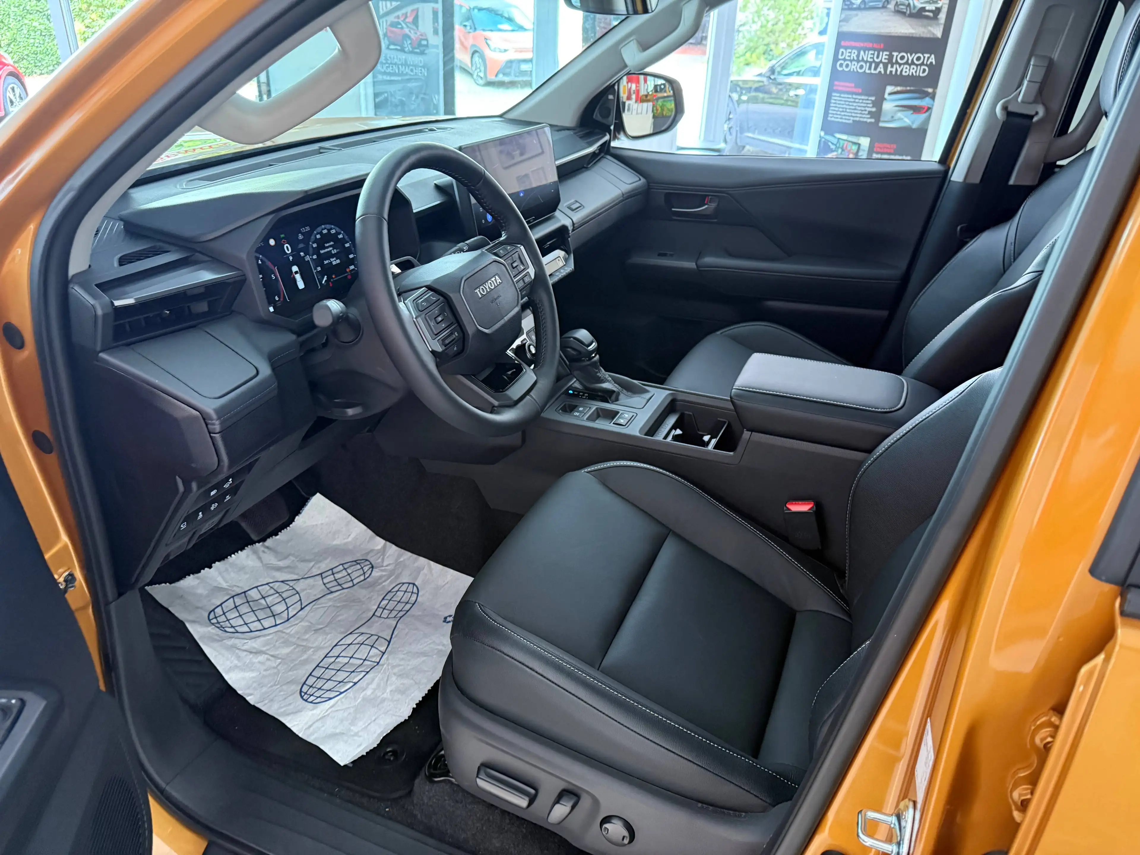 Toyota Hilux HiLux 4x4 Double Cab Autm. Invincible,360°Kamera,JBL,Navi,Leder — photo 9