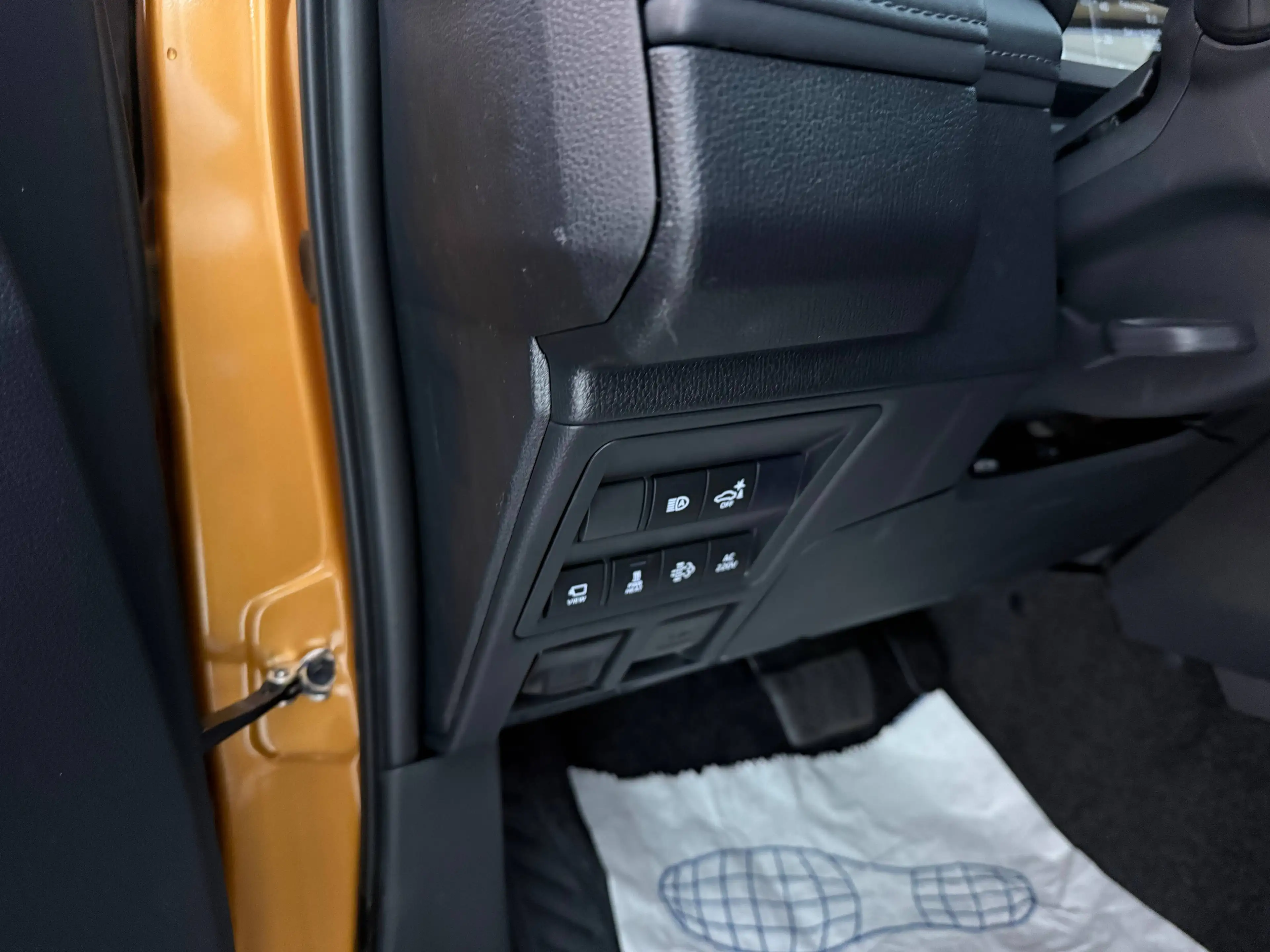 Toyota Hilux HiLux 4x4 Double Cab Autm. Invincible,360°Kamera,JBL,Navi,Leder — photo 12
