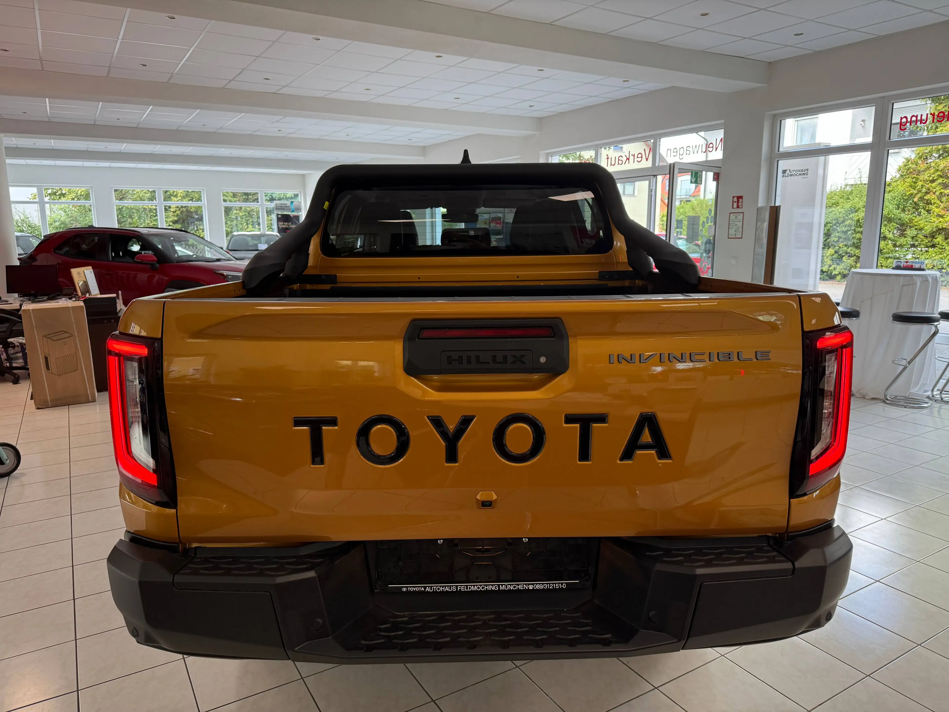Toyota Hilux HiLux 4x4 Double Cab Autm. Invincible,360°Kamera,JBL,Navi,Leder — photo 6