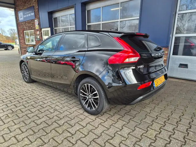 Volvo V40 view 5