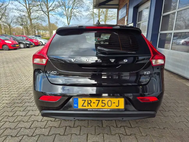 Volvo V40 view 9