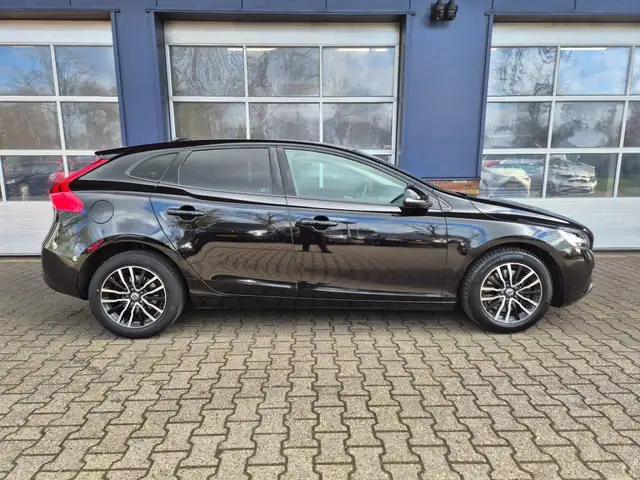 Volvo V40 view 8