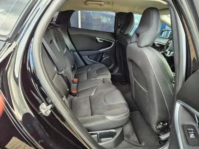 Volvo V40 view 14