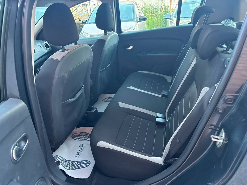 Dacia Sandero Stepway — photo 11