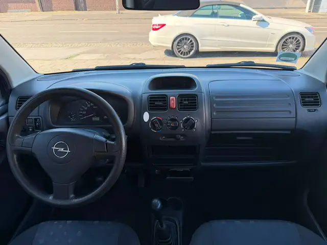 Opel Agila view 13