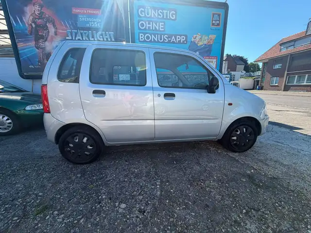 Opel Agila view 8