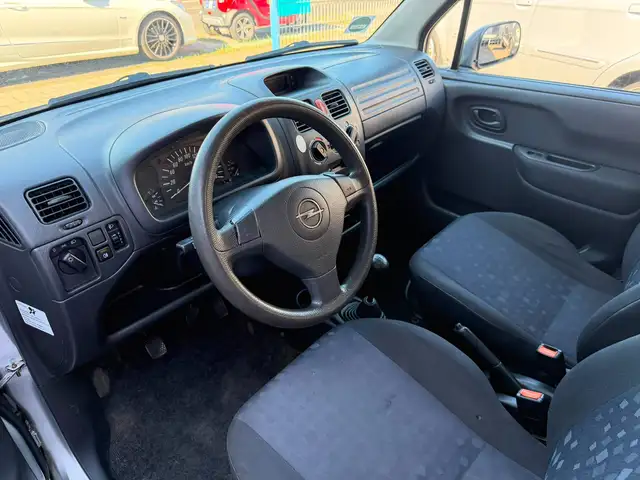 Opel Agila view 10