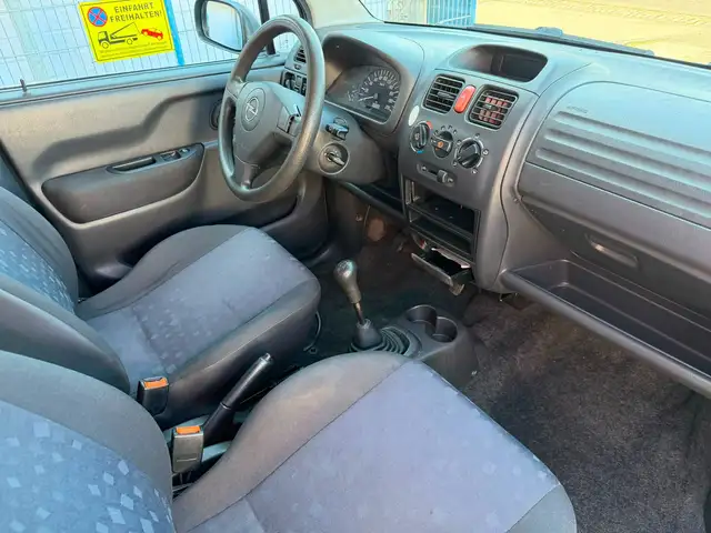Opel Agila view 11