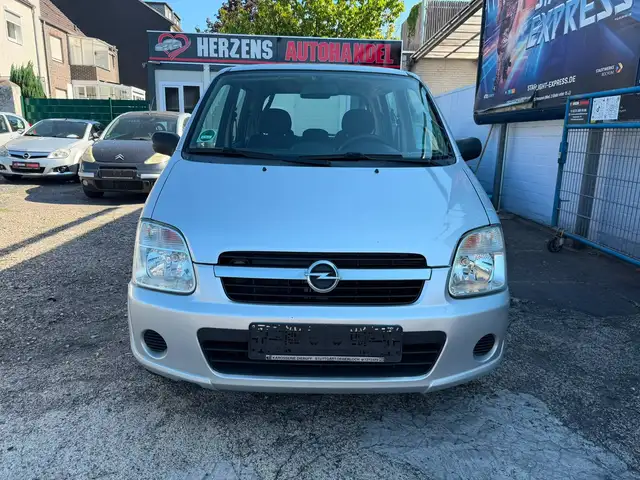 Opel Agila view 2