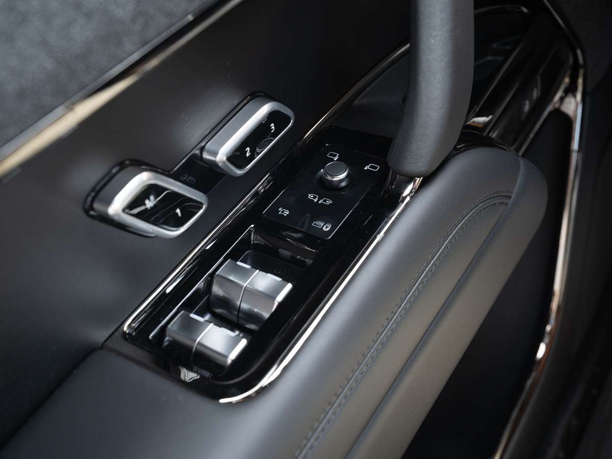 2026 Land Rover Range Rover Sport P530 DYNAMIC SE thumb 12