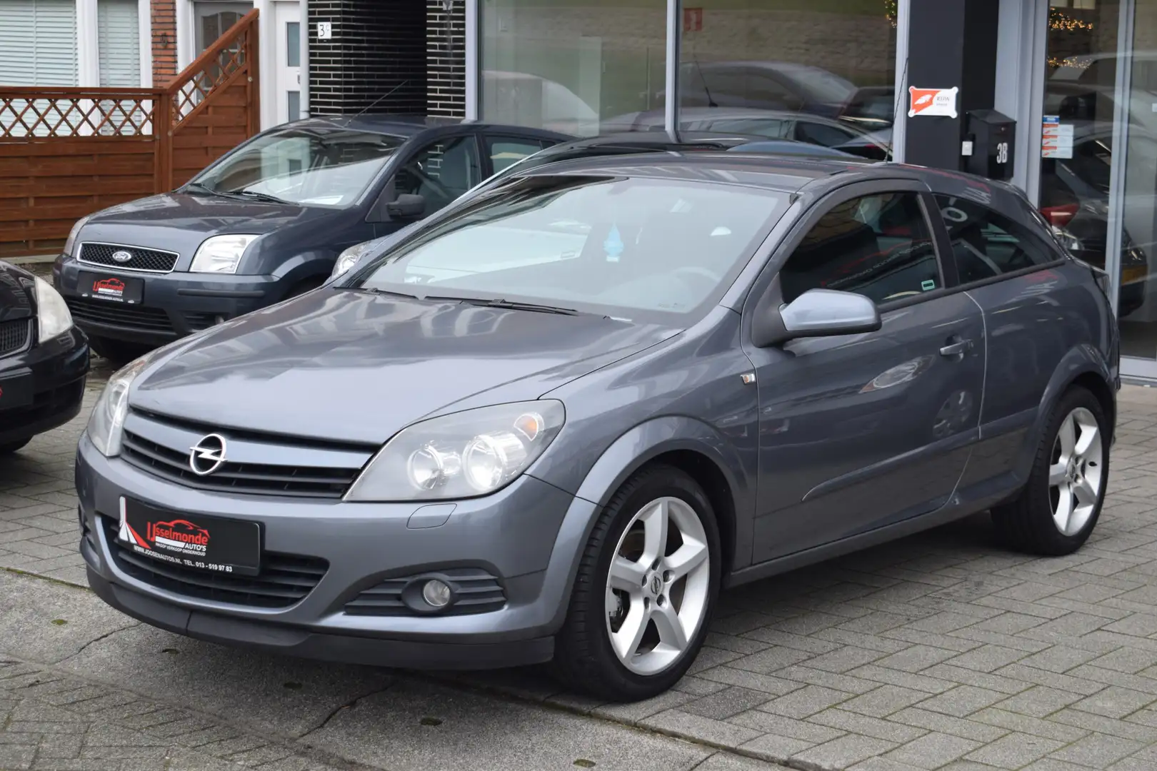 Opel Astra GTC 1.6 Sport NAP Airco Cruise Control Grigio - 2