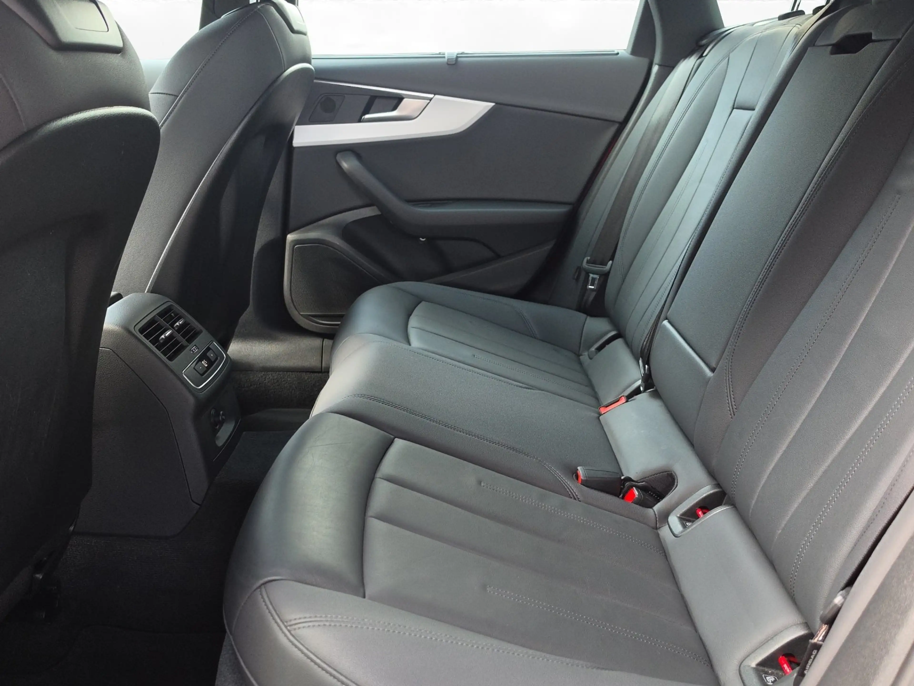 Audi A4 Avant 35 TDI S tronic advanced MMI NAVI PLUS — photo 12
