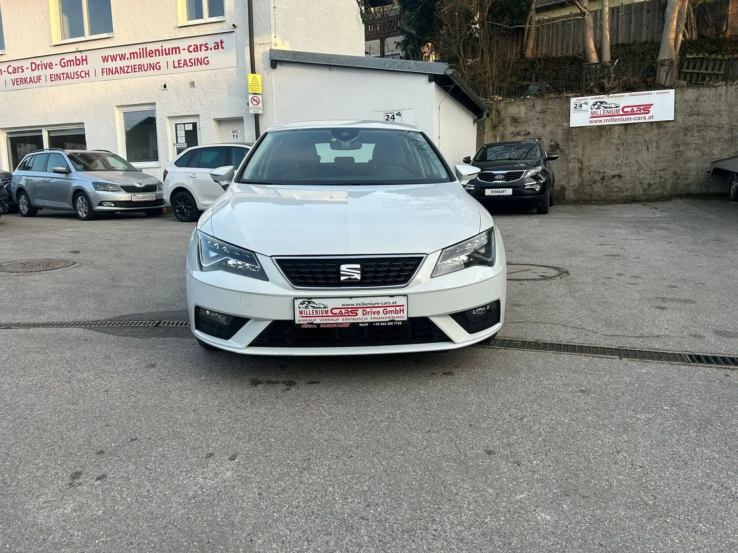 SEAT Leon 2,0 TDI Xcellence DSG Weiß - 2