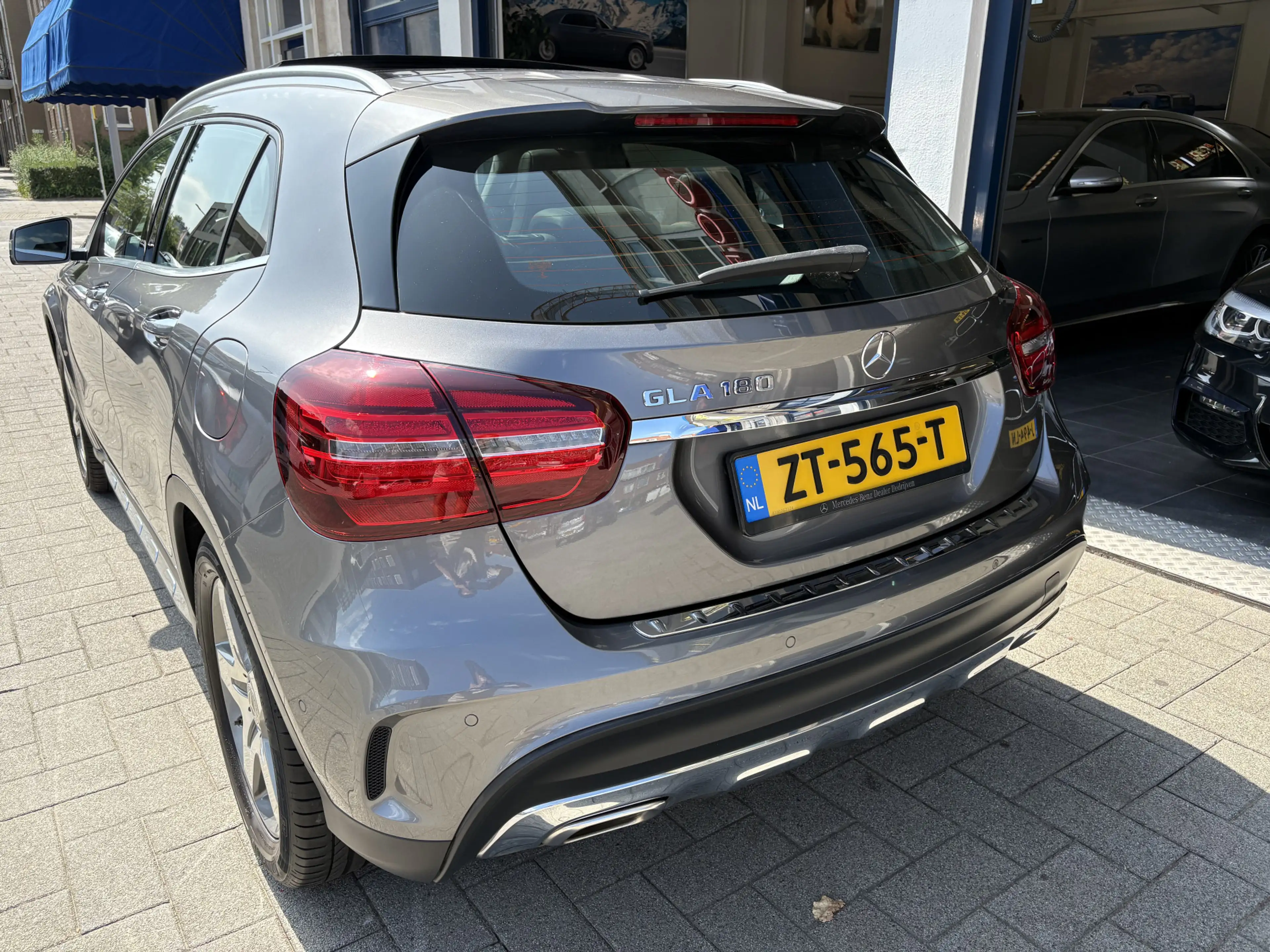 Mercedes-Benz GLA 180 Business Solution AMG NL AUTO/NAP/PANO/FULL OPTION — photo 3