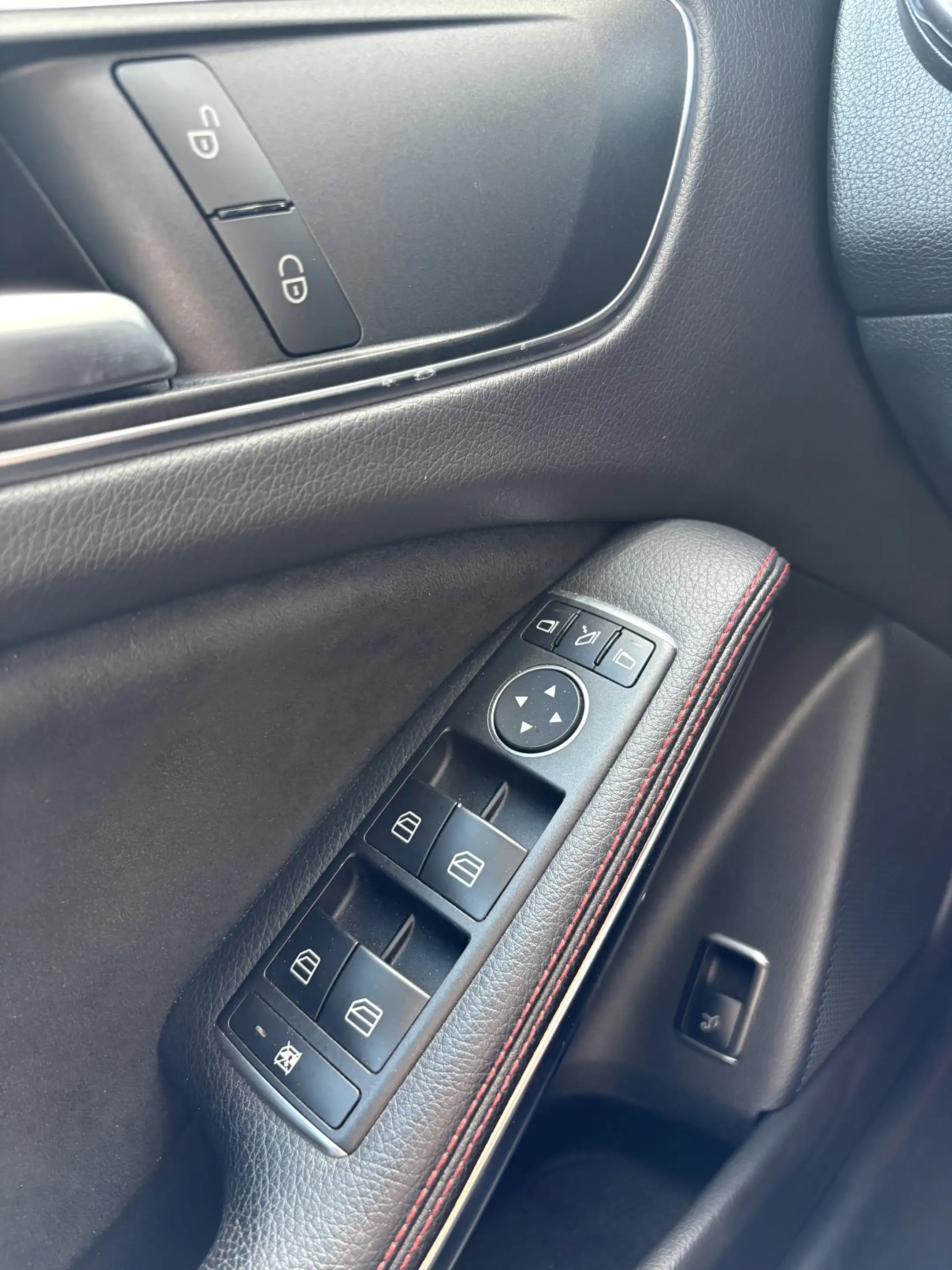 Mercedes-Benz GLA 180 Business Solution AMG NL AUTO/NAP/PANO/FULL OPTION — photo 23