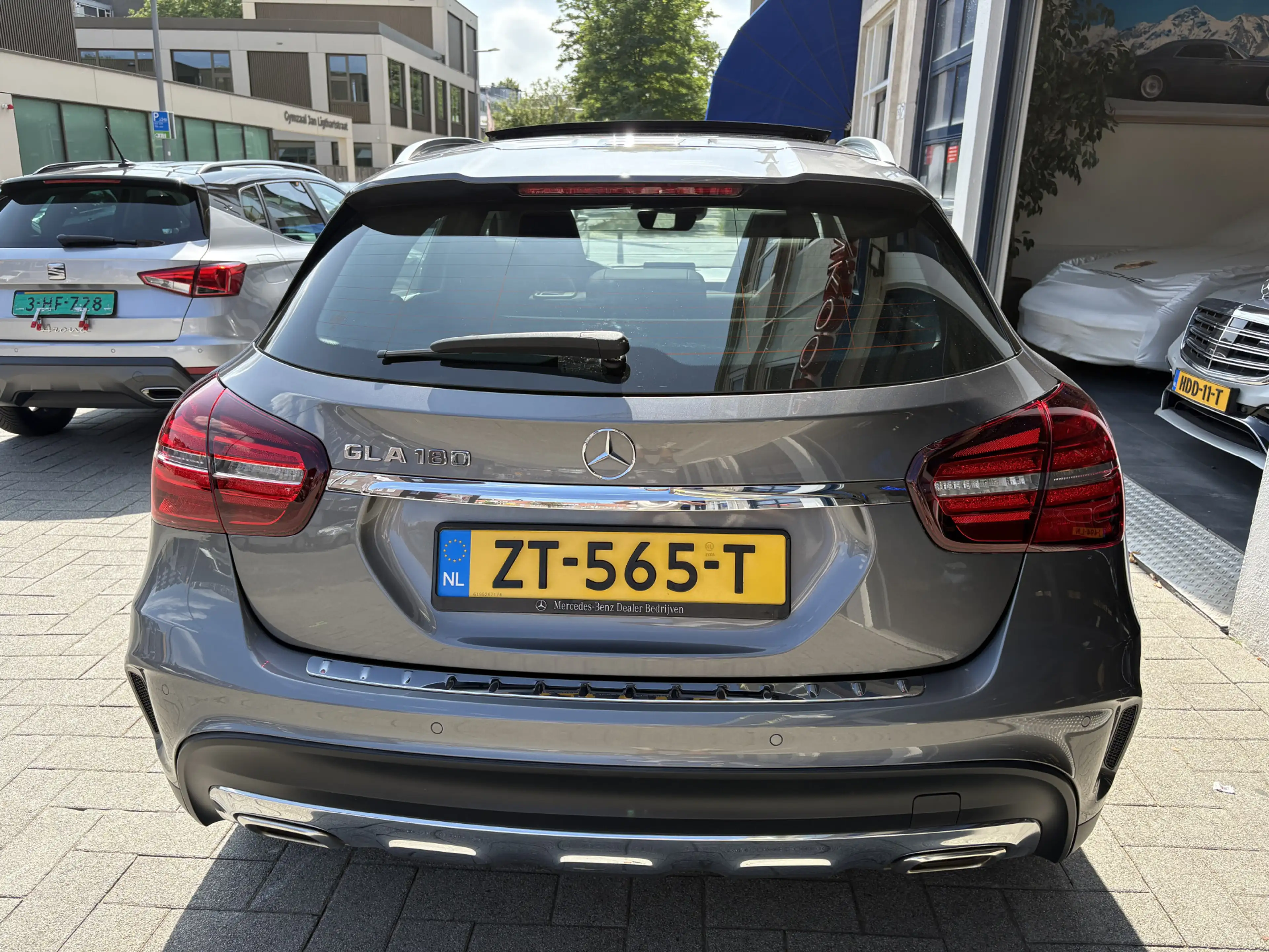 Mercedes-Benz GLA 180 Business Solution AMG NL AUTO/NAP/PANO/FULL OPTION — photo 4