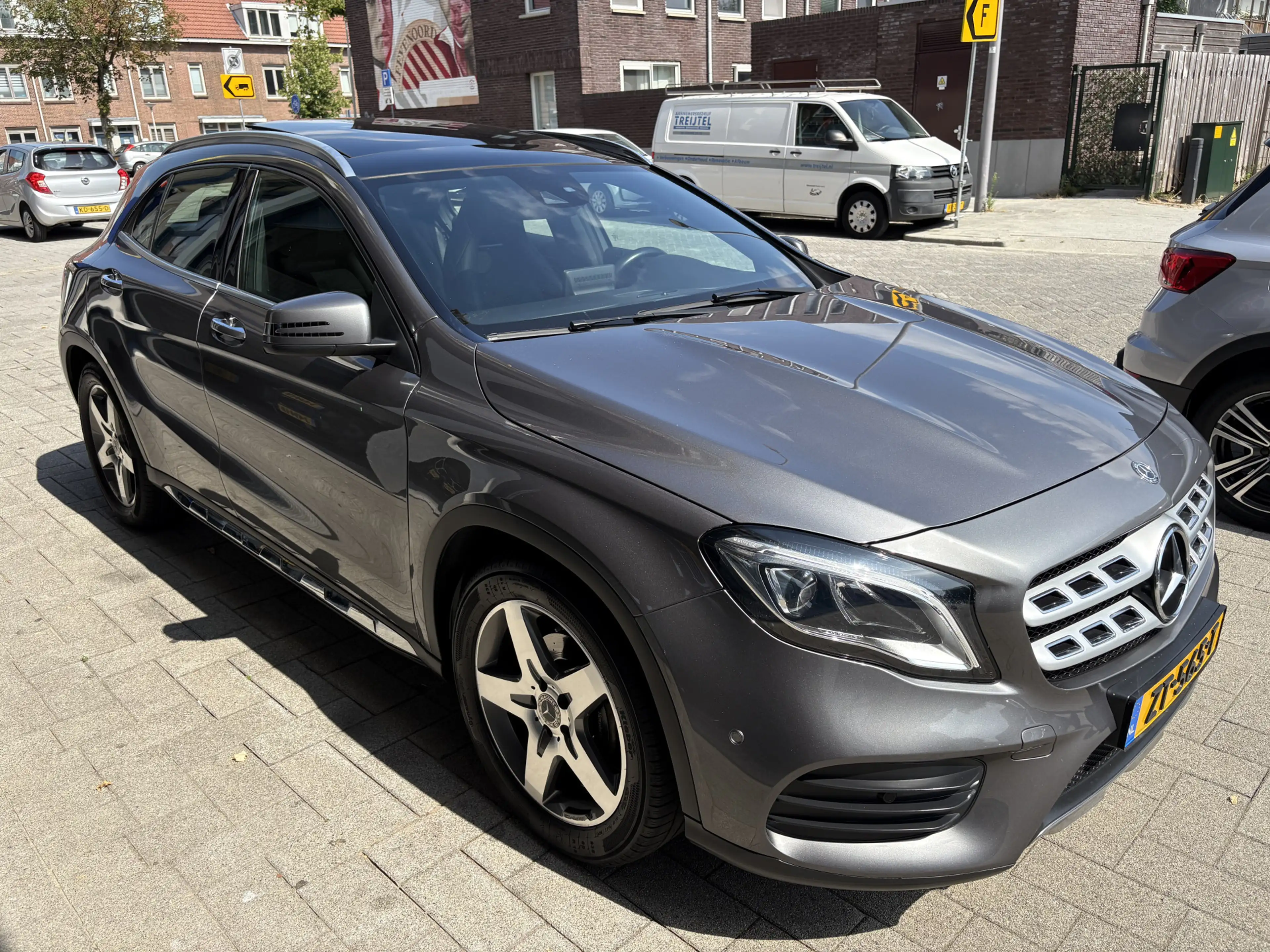 Mercedes-Benz GLA 180 Business Solution AMG NL AUTO/NAP/PANO/FULL OPTION — photo 7