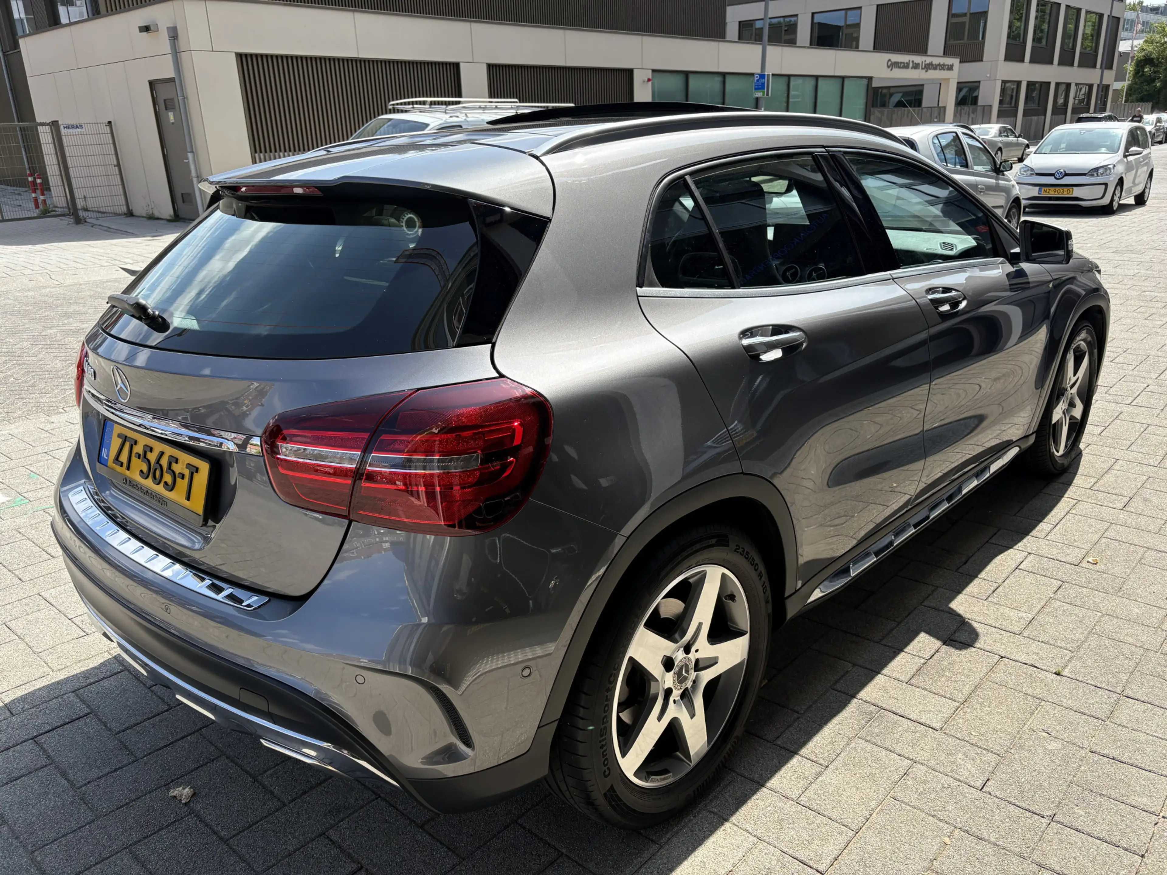Mercedes-Benz GLA 180 Business Solution AMG NL AUTO/NAP/PANO/FULL OPTION — photo 6