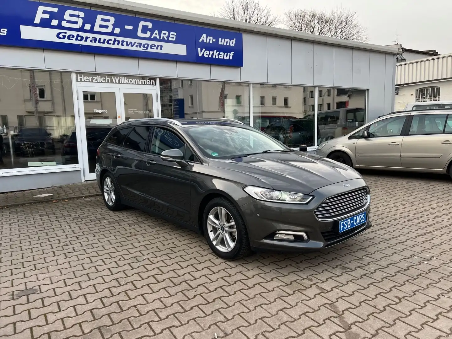 Ford Mondeo Turnier Business Edition Grau - 2