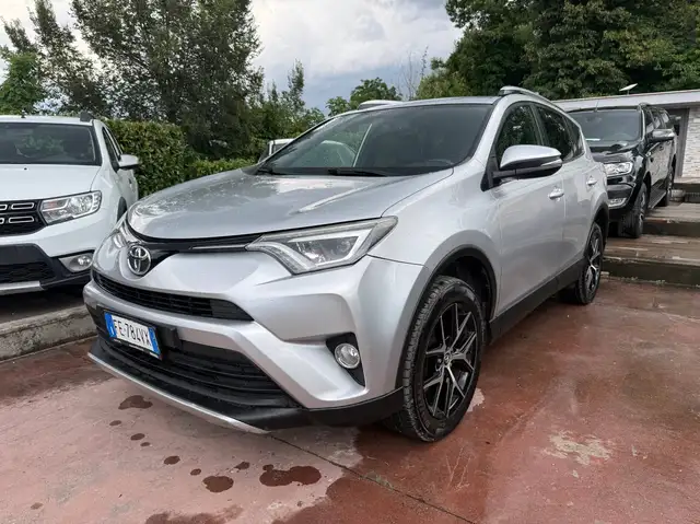 Toyota RAV4 Rav4 IV 2016 Rav4 2.0 d-4d Lounge 2wd mt