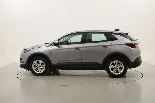 Opel Grandland X view 2
