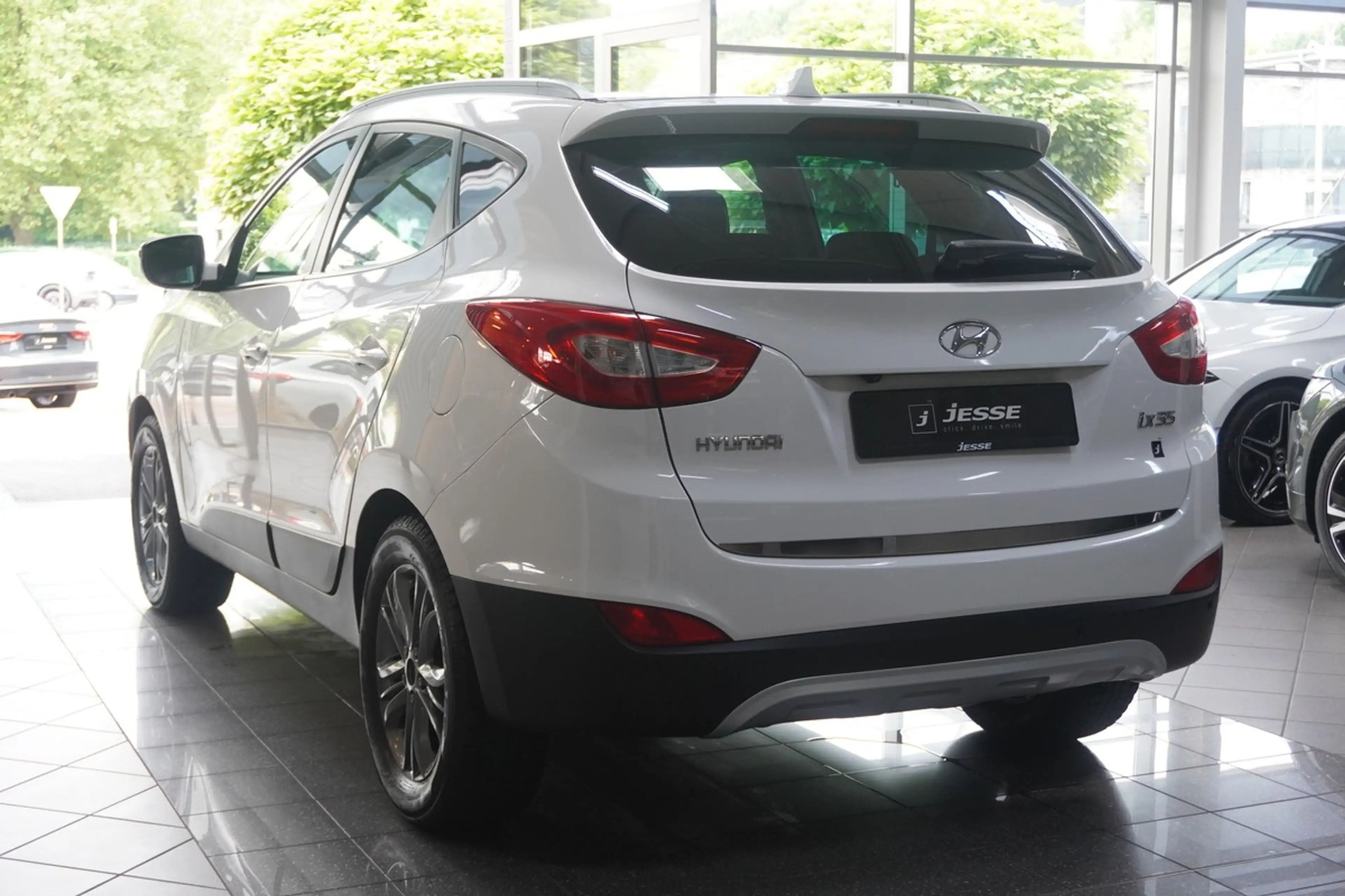 Hyundai iX35 2.0 Comfort Navi Pano R.Cam SHZ — photo 7