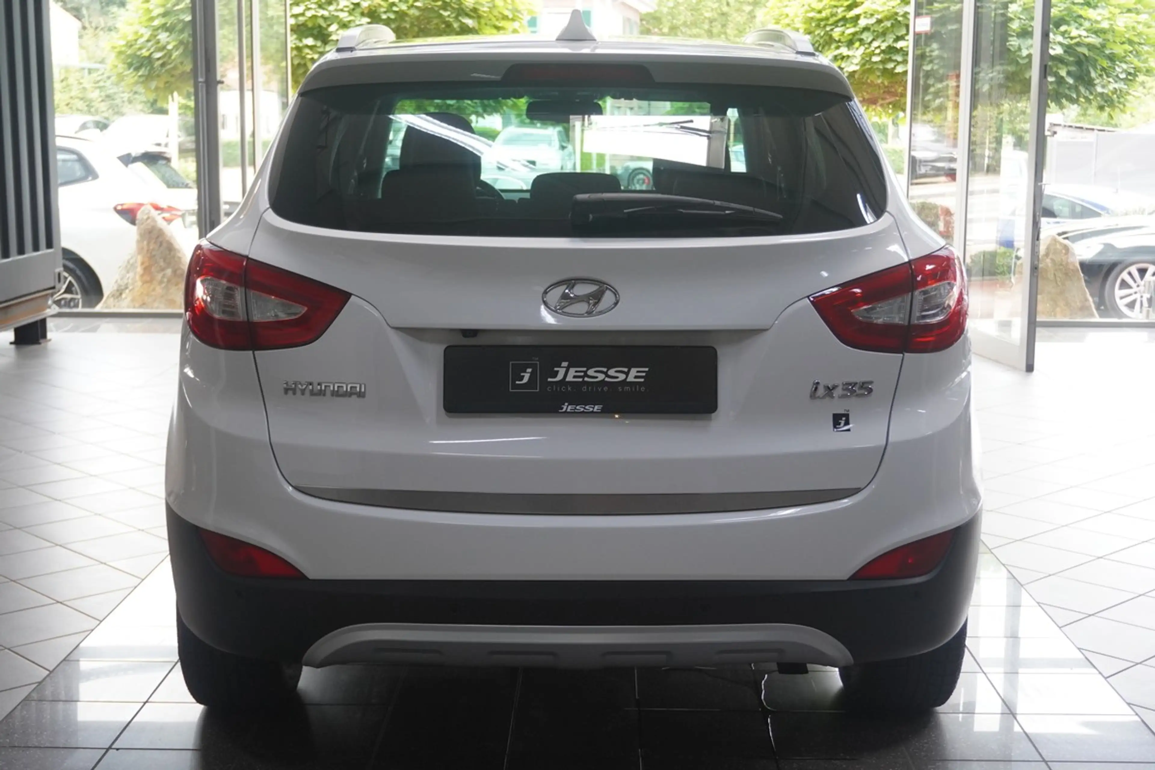 Hyundai iX35 2.0 Comfort Navi Pano R.Cam SHZ — photo 6