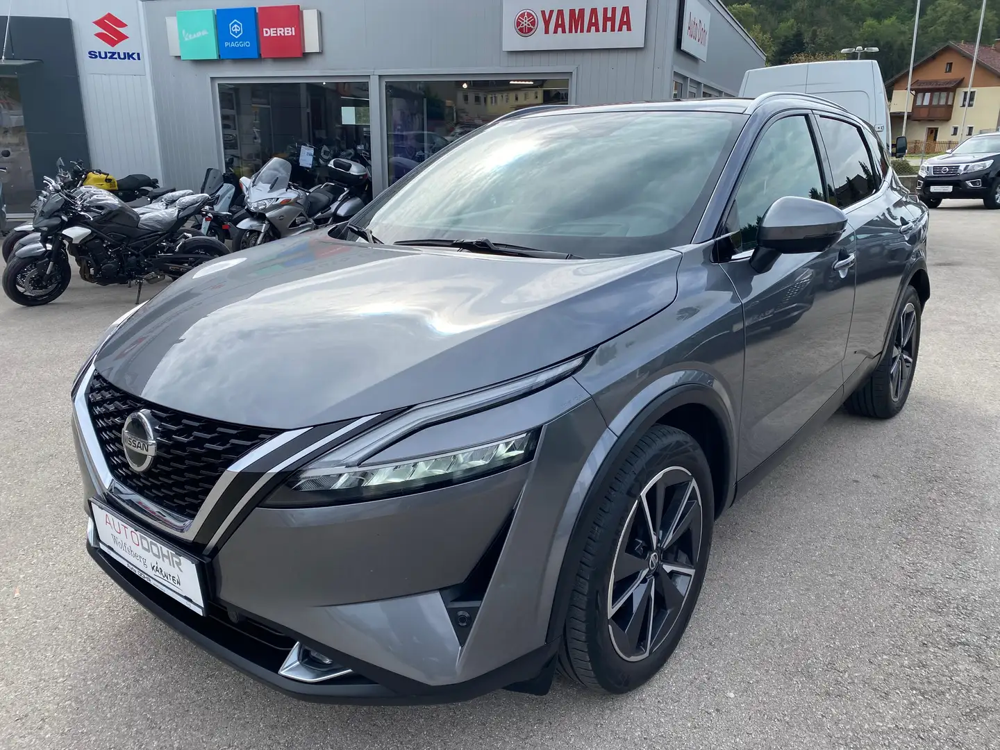 Nissan Qashqai 1,3 DIG-T MHEV Tekna Aut. Grau - 1