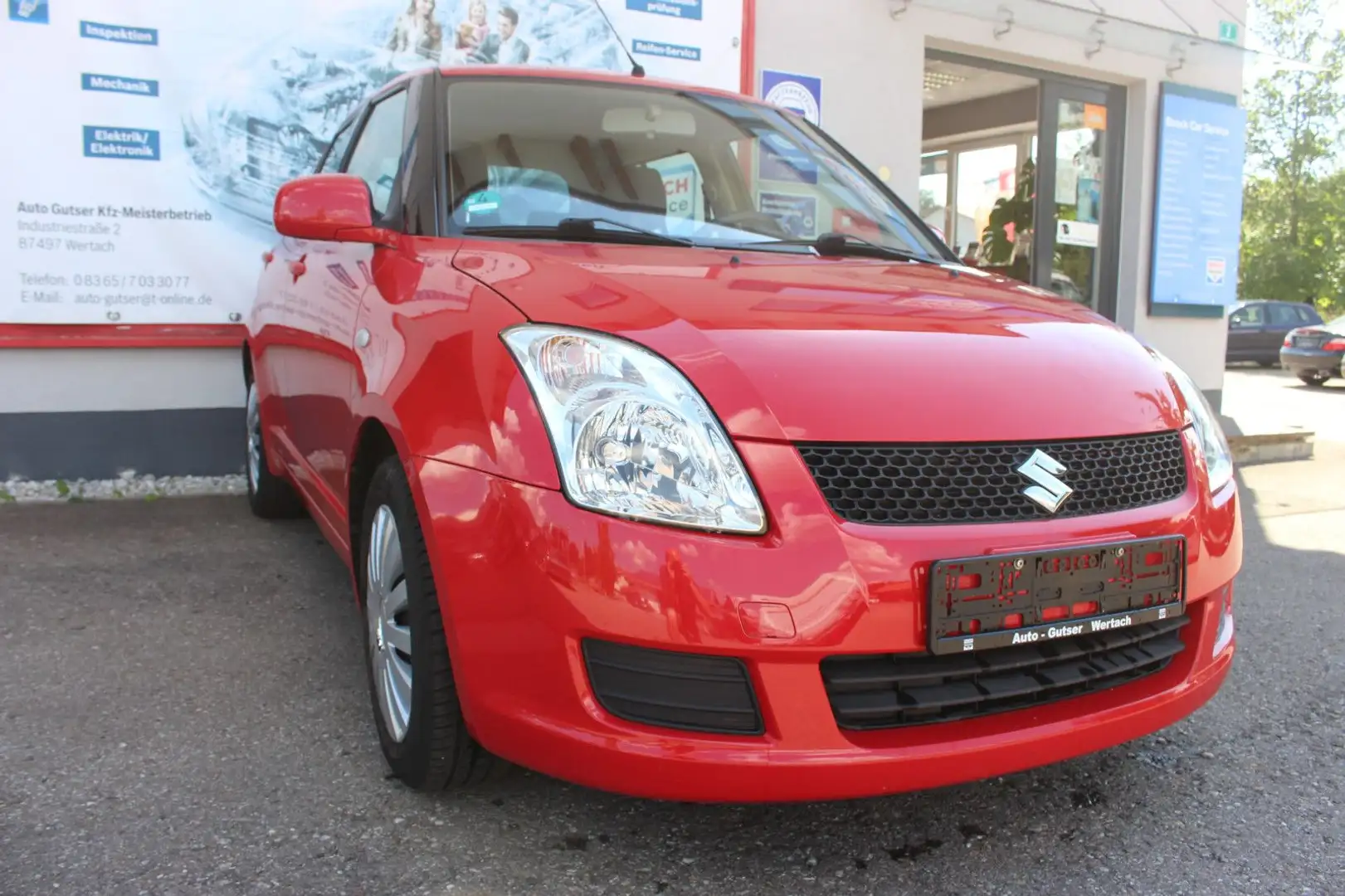 Suzuki Swift Lim. Club/Bremsen neu/Service neu/TÜV neu Rot - 2