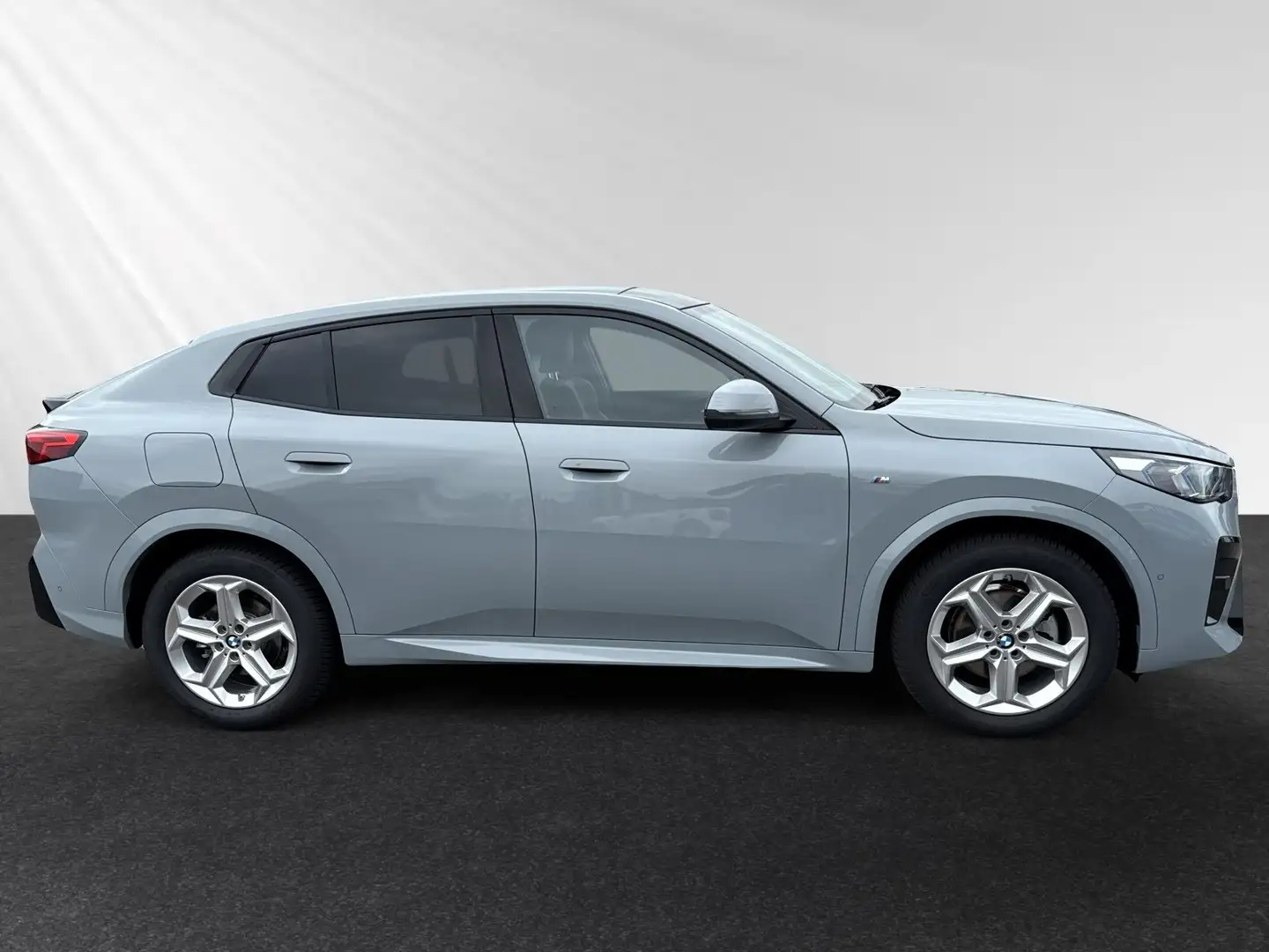 BMW X2 sDrive20d M Sport|AHK|Pano|Head-Up|H/K Grau - 2