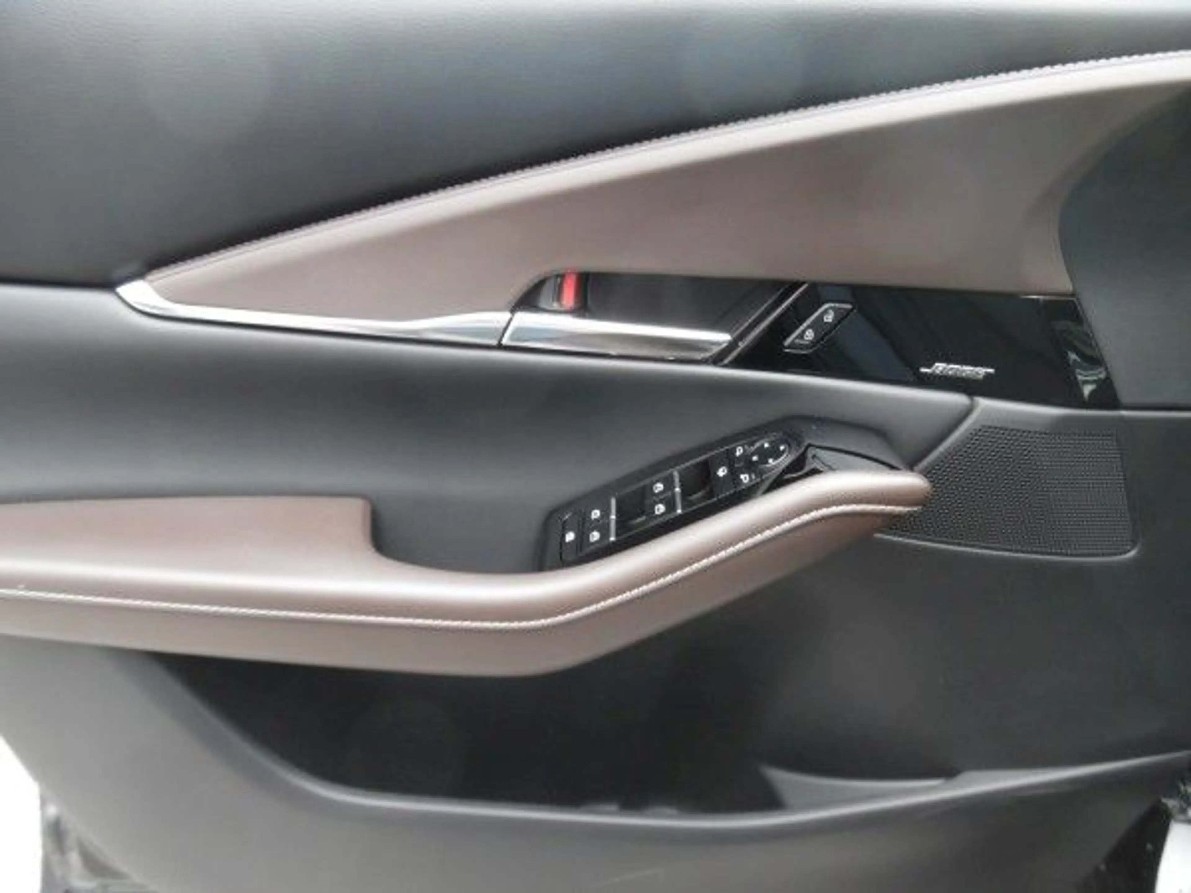 Mazda CX-30 e-SKYACTIV-G M-Hybrid 140 Takumi AT — photo 3