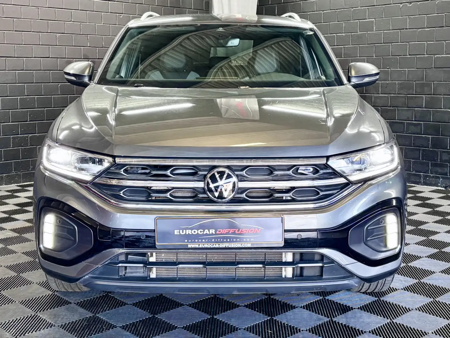 Volkswagen T-Roc R-line 150 CV DSG 7 TSI ** Caméra ** ACC ** Gris - 2