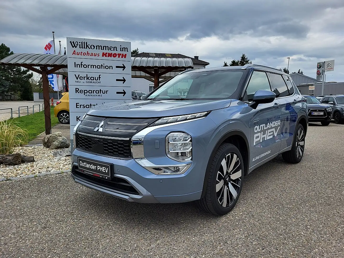 Mitsubishi Outlander 2,4 PHEV S-AWC Diamond Grau - 1