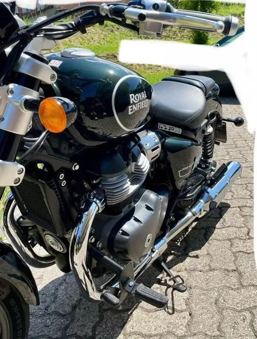 Royal Enfield Super Meteor 650 Verde - 2