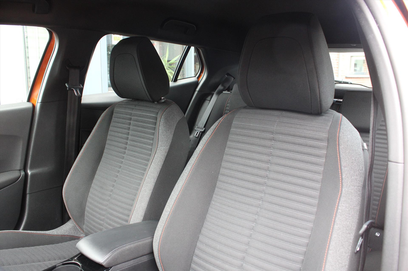 Peugeot e-2008 EV 50kWh *Active* | SOH 100% | 3 Fase | Carplay | — photo 17