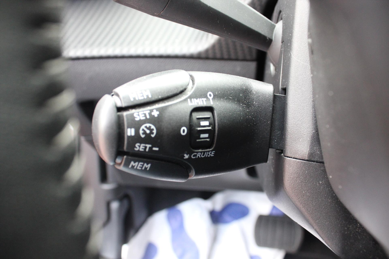 Peugeot e-2008 EV 50kWh *Active* | SOH 100% | 3 Fase | Carplay | — photo 15