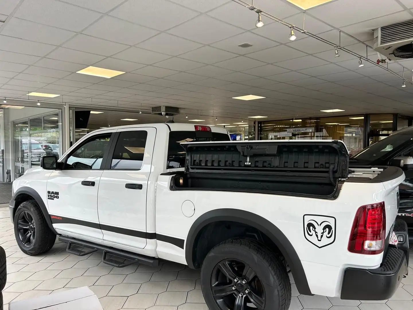 Dodge RAM 1500 SLT 3.6L V6  24V Quad Cab- AWD Blanco - 2