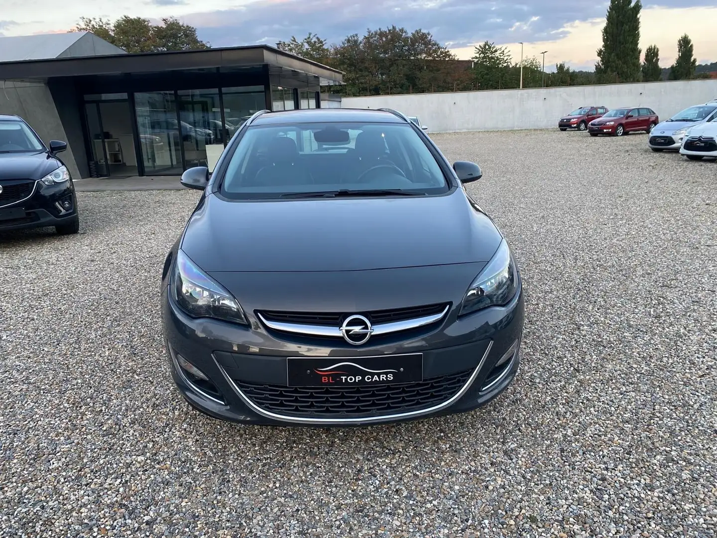Opel Astra Astra Sports Tourer 1.6i Enjoy Grau - 2