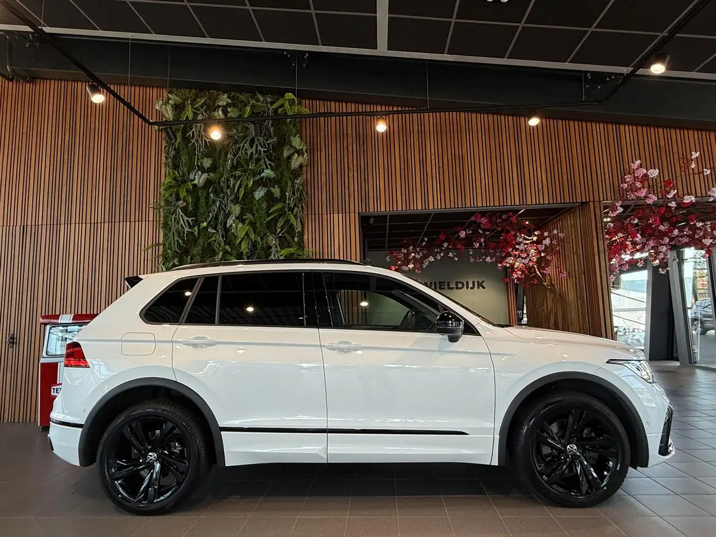 Volkswagen Tiguan 1.4 TSI eHybrid R-Line Business+ Black Style Pano Blanc - 2