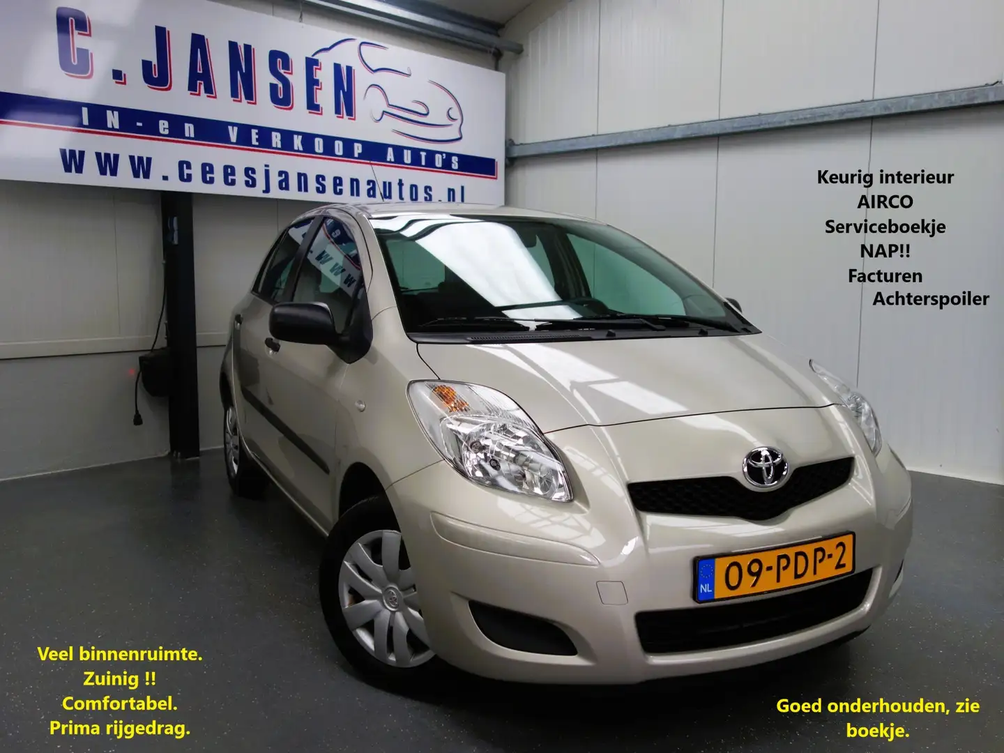 Toyota Yaris 1.0 VVTi Acces KEURIGE AUTO !! Beige - 1