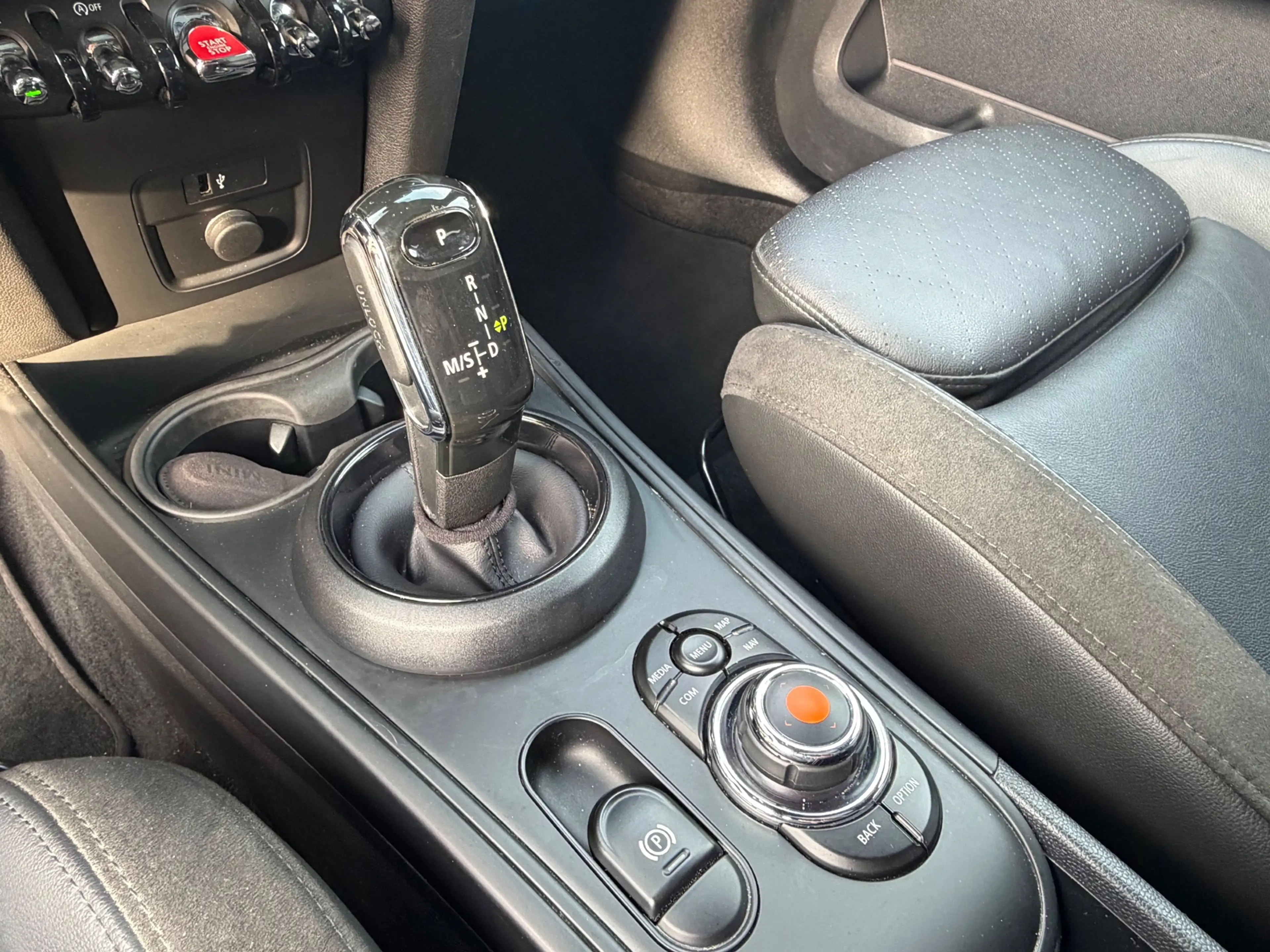 MINI Cooper S Countryman Mini 2.0 ALL4 Chili JCW AUT Panodak — photo 11