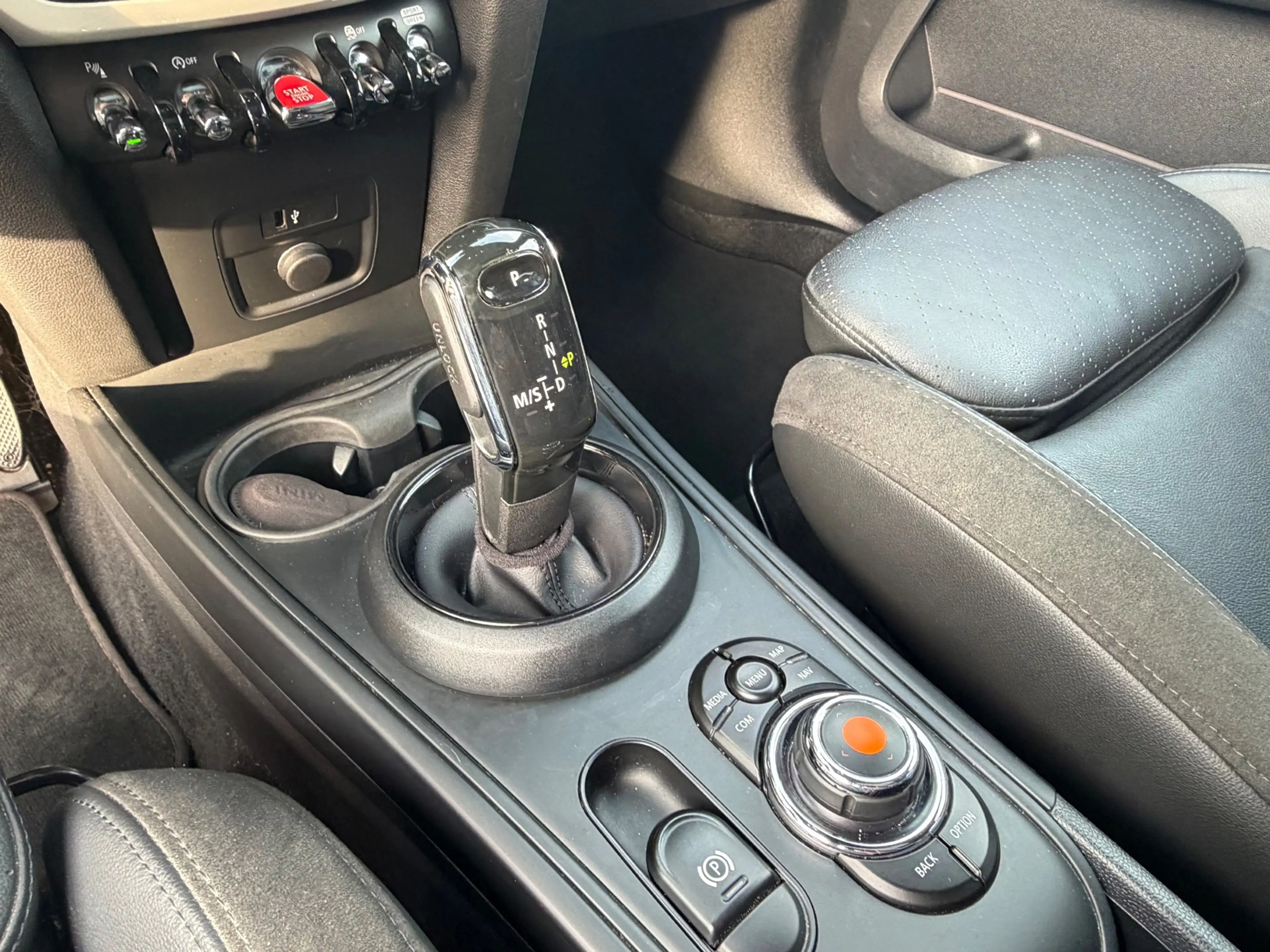 MINI Cooper S Countryman Mini 2.0 ALL4 Chili JCW AUT Panodak — photo 10