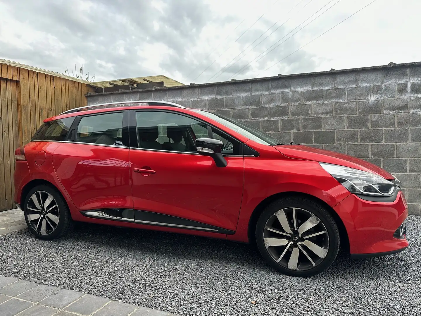 Renault Clio 0.9 TCe Energy Expression Keyless Led Navi BT Rood - 1