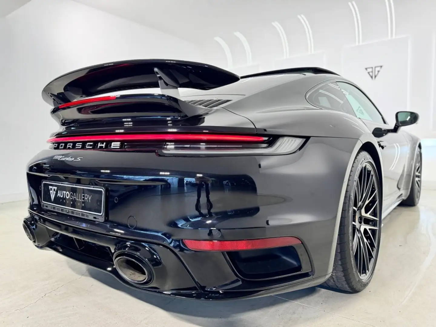 Porsche 992 Turbo S Coupé PDK Negro - 2
