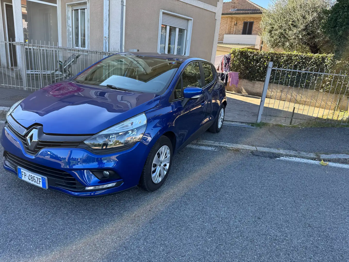 Renault Clio Clio IV 2017 1.2 16v Life 75cv Blu/Azzurro - 1