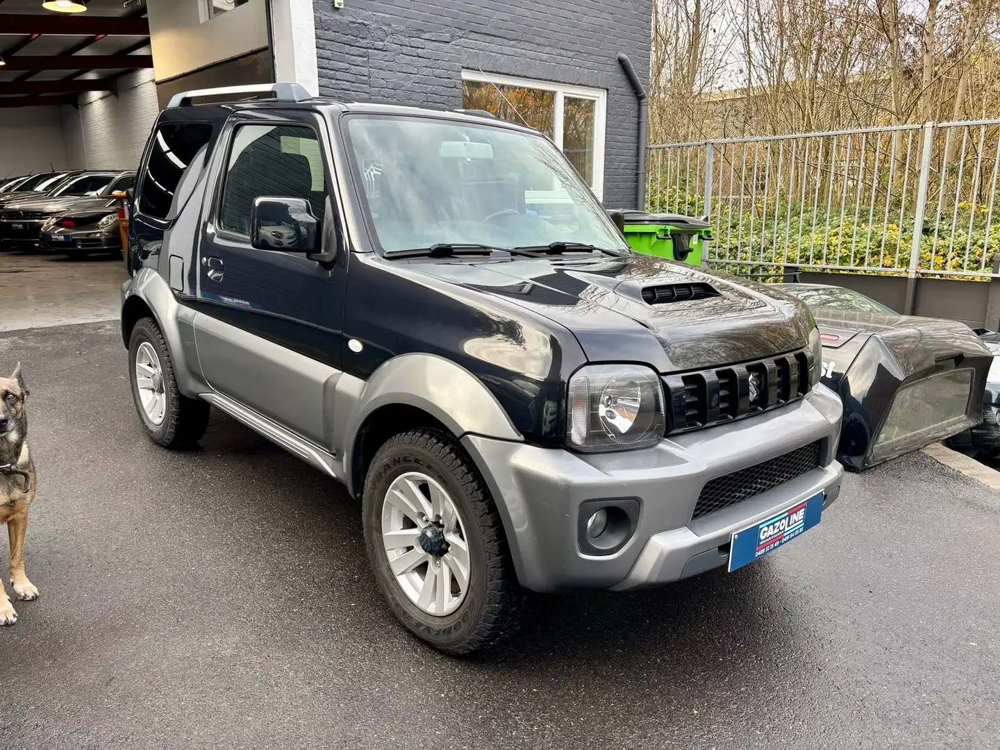 Suzuki Jimny Jimny 1.3i JLX Dakota/ Automatique Schwarz - 2