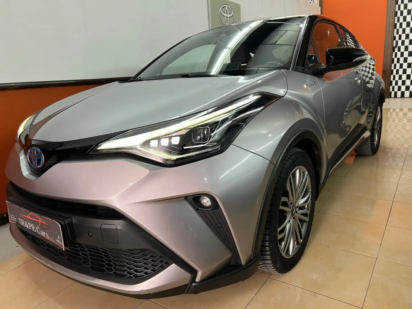 Toyota C-HR 180H Advance Gris - 1